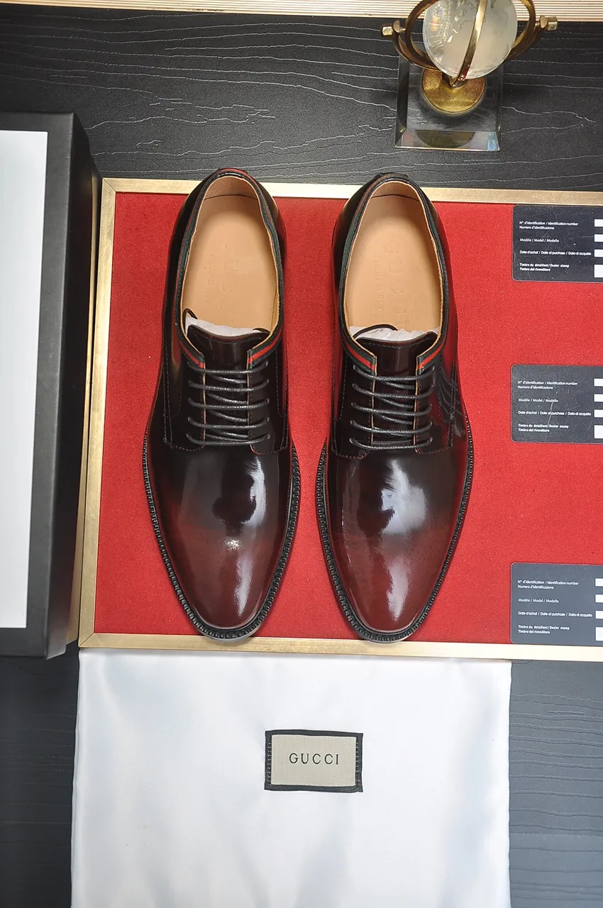 Men's shoes💰500💶Italy's top luxury men's shoe giant (GUCCI) (Gucci) (full cowhide lining) new arrival🍃Original European style🔰 Pleasant to the eye😍In order to make the shoes more durable and non-deformable🌀The production continues to follow traditional methods but there is still no lack of innovation💪Choose original sheepskin for the leather♻️ Smooth and natural And extra bright ⭐Made of imported cowhide, the first choice of rich people 38-45 (45 customized)